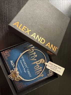 Alex and Ani Gold Hogwarts Harry Potter Crest Expandable Bangle